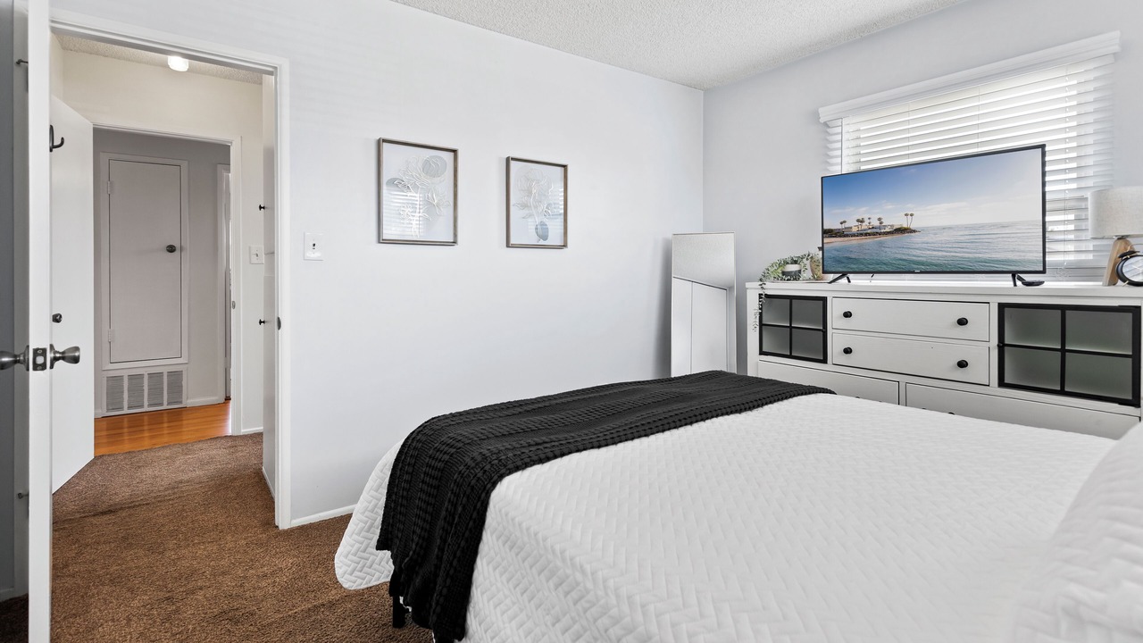 Photo of Bedroom in Allied Gardens