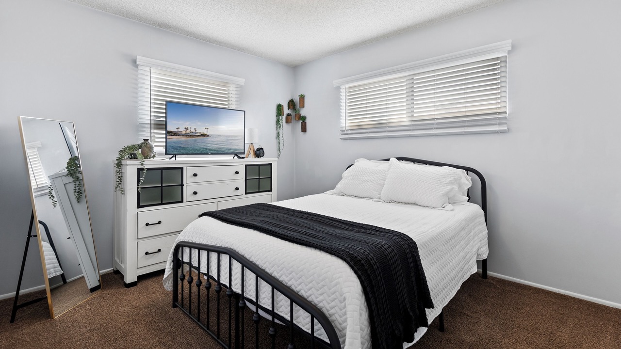 Photo of Bedroom in Allied Gardens
