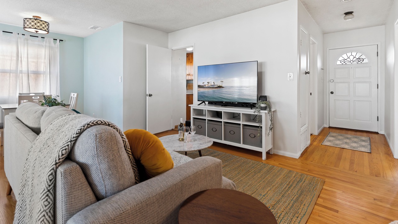Photo of Livingroom in Allied Gardens