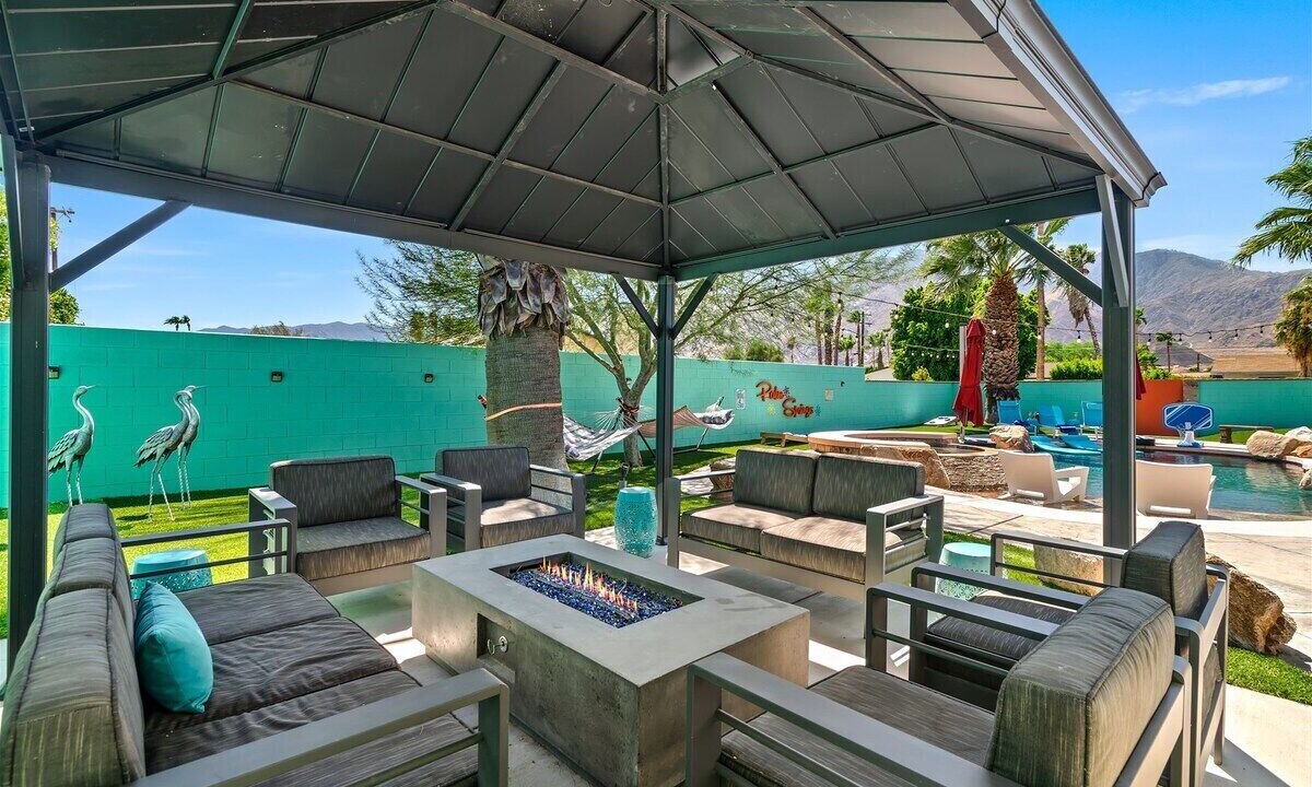 Photo of Patio Balcony in Racquet Club South