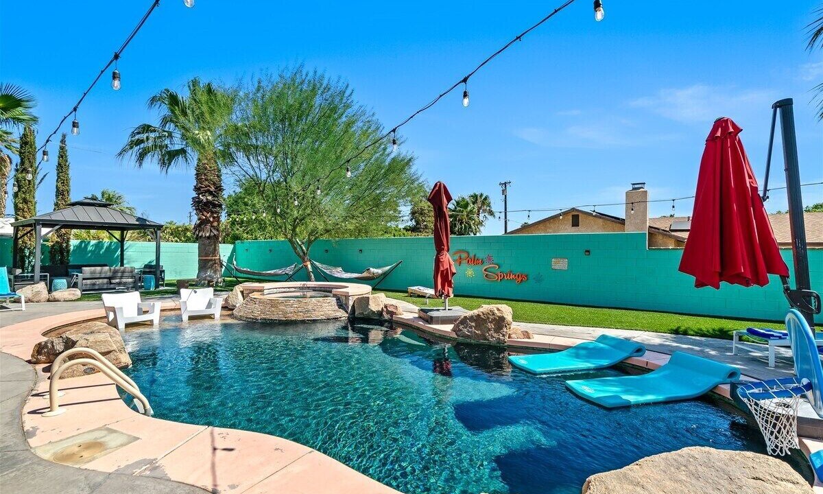 Photo of Outdoor in Racquet Club South