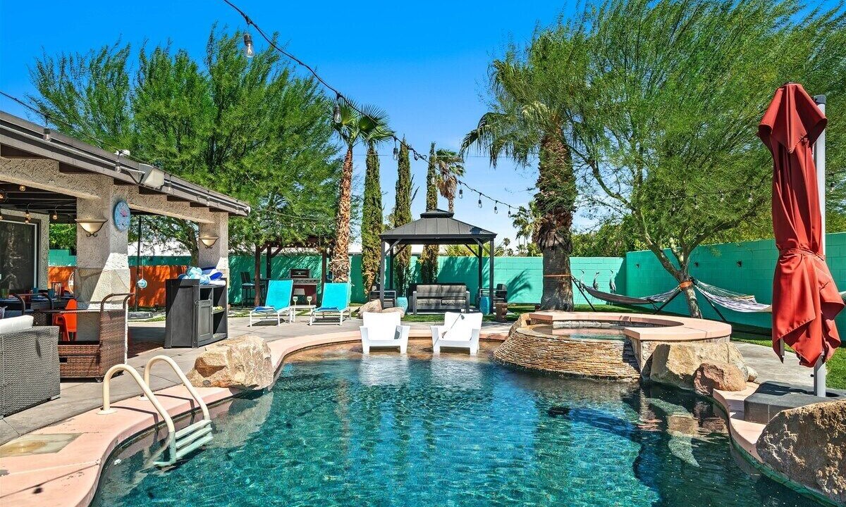 Photo of Outdoor in Racquet Club South