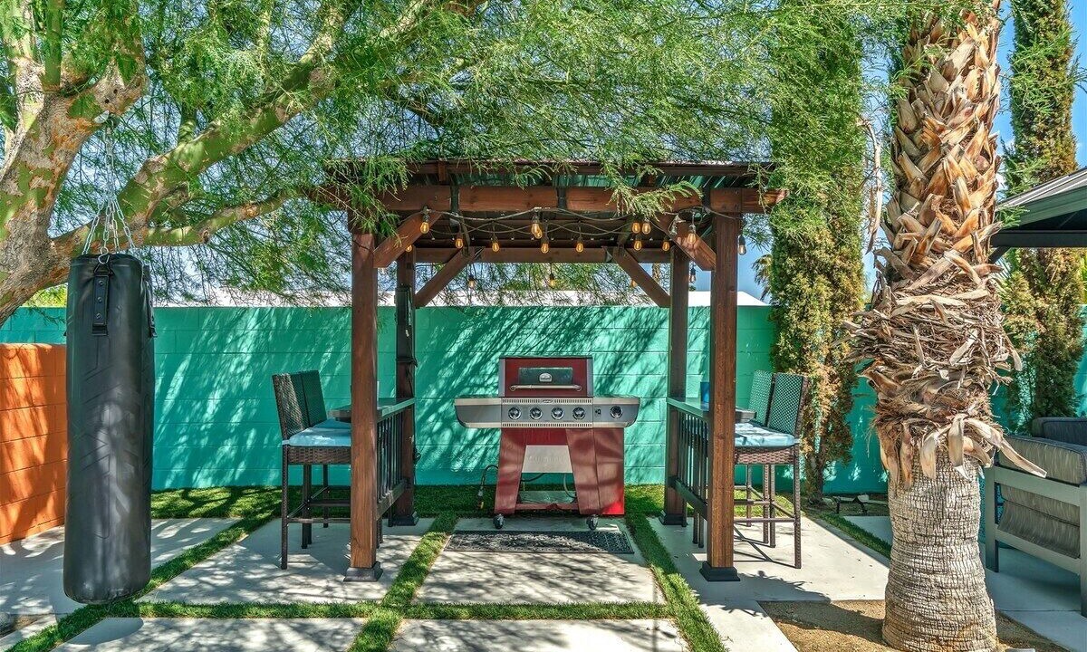 Photo of Outdoor in Racquet Club South