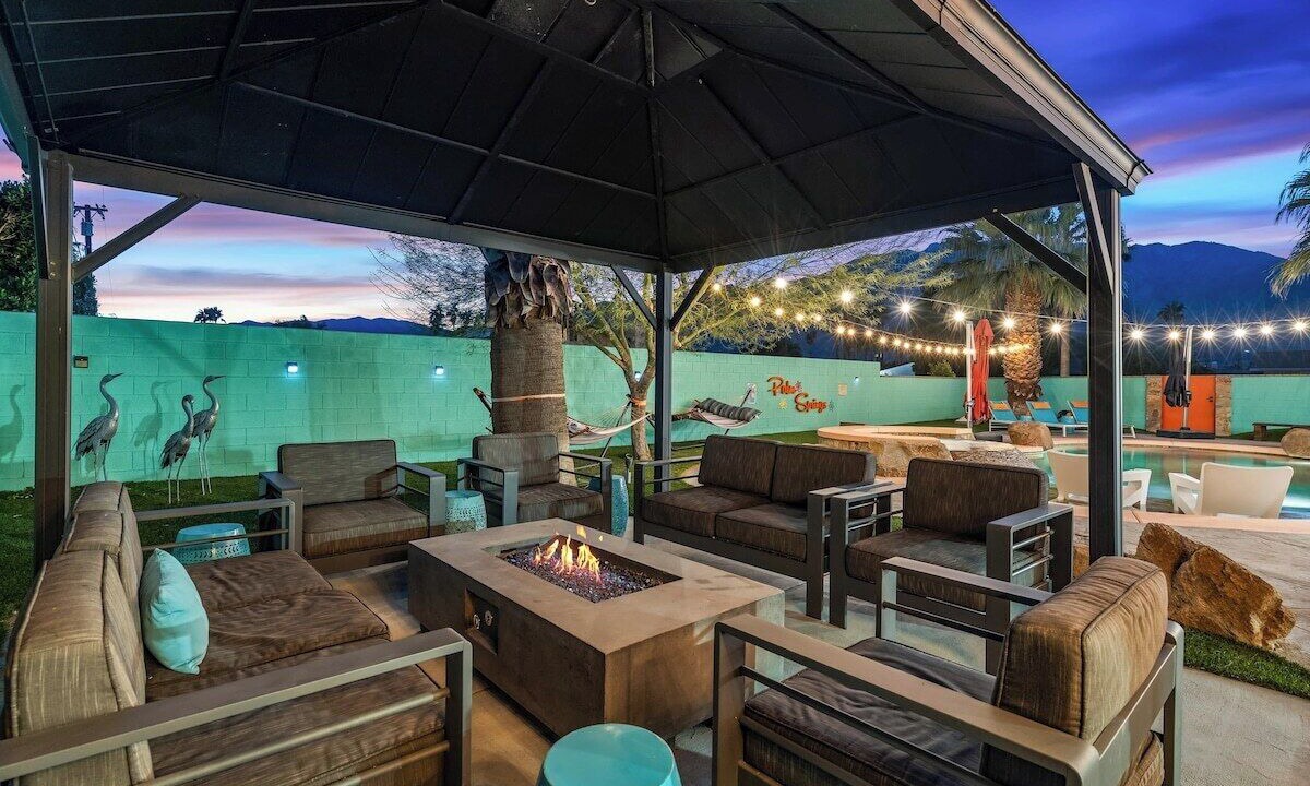 Photo of Patio Balcony in Racquet Club South
