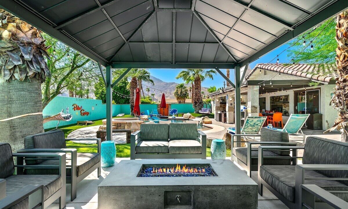 Photo of Patio Balcony in Racquet Club South