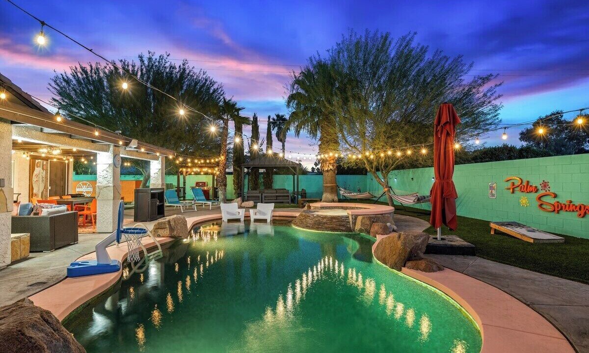 Photo of Outdoor in Racquet Club South
