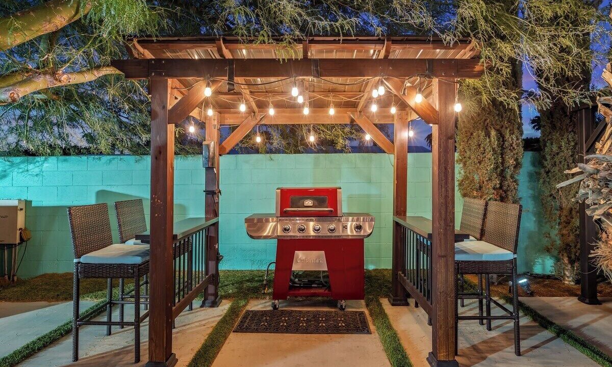 Photo of Outdoor in Racquet Club South