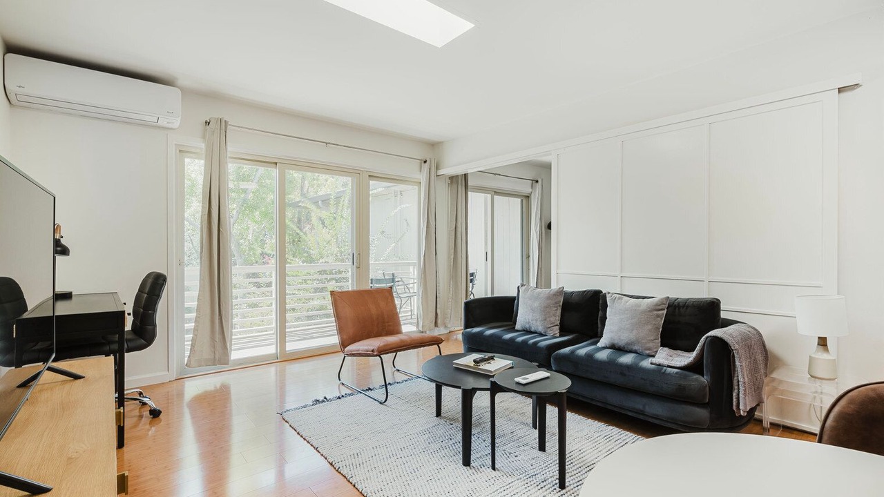 Photo of Livingroom in University South