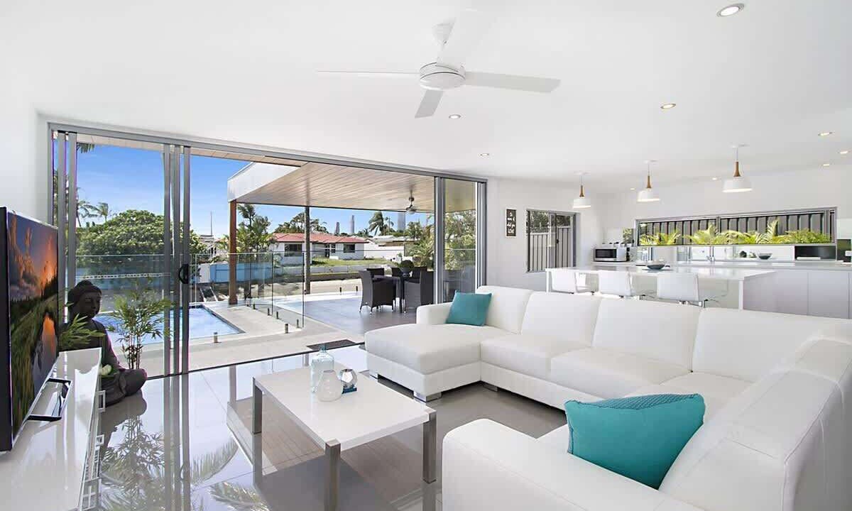 Photo of Livingroom in Broadbeach Waters