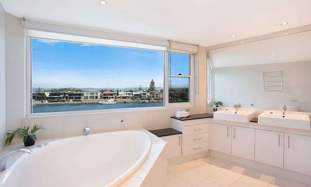 Photo of Bathroom in Surfers Paradise
