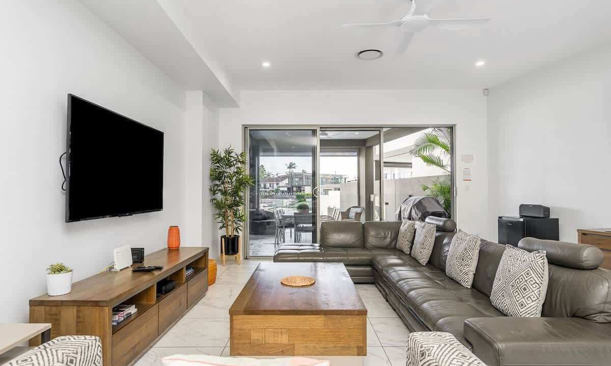 Photo of Livingroom in Broadbeach Waters