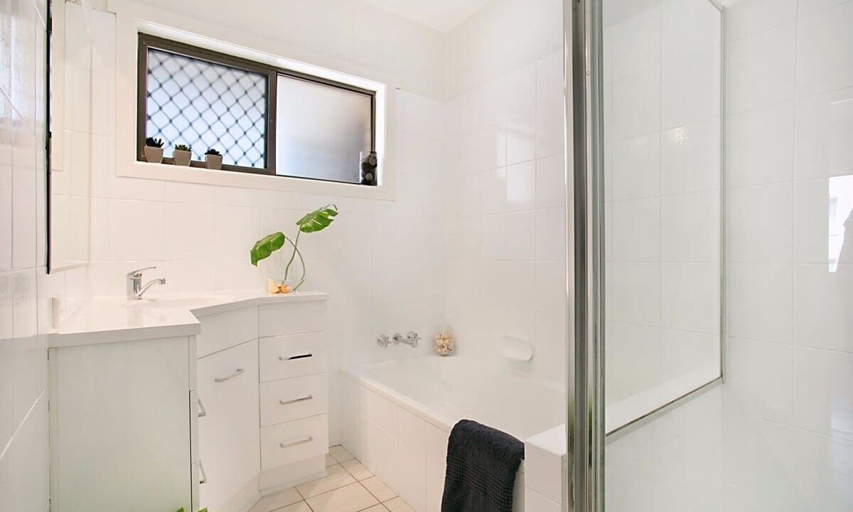 Photo of Bathroom in Mermaid Beach