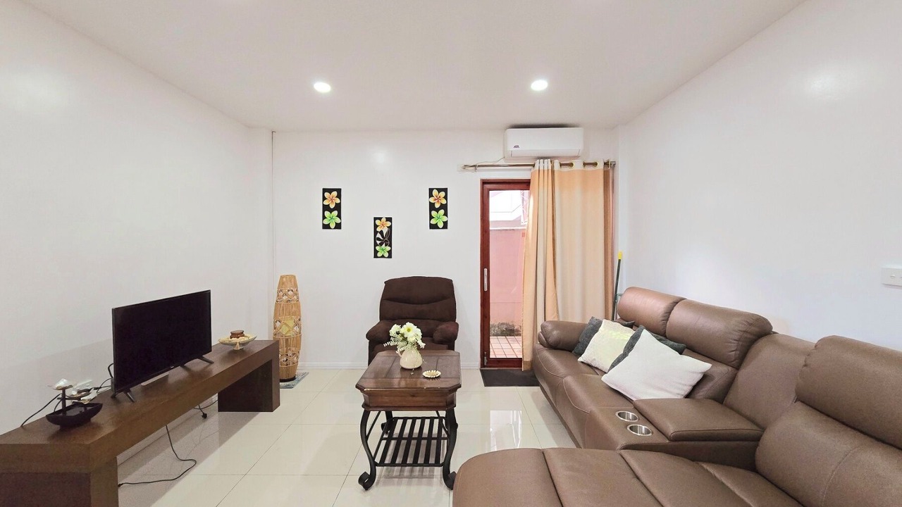 Photo of Livingroom in Suva