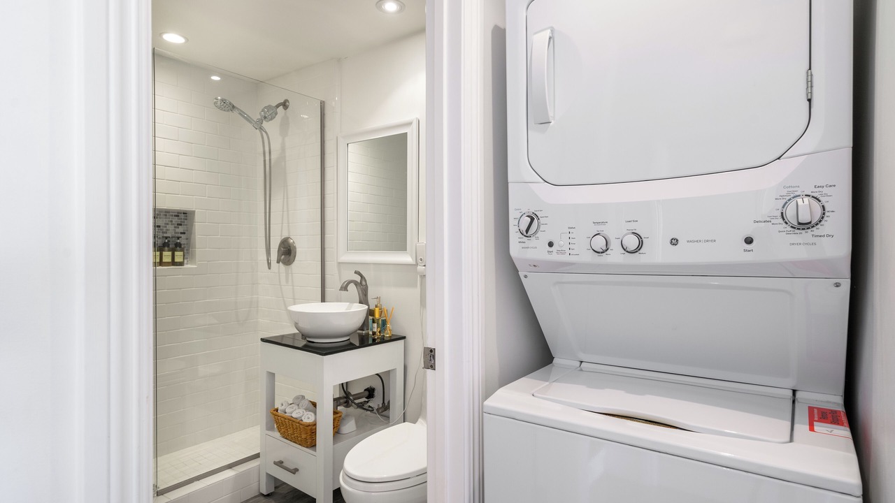 Photo of Bathroom in Eastern Malibu