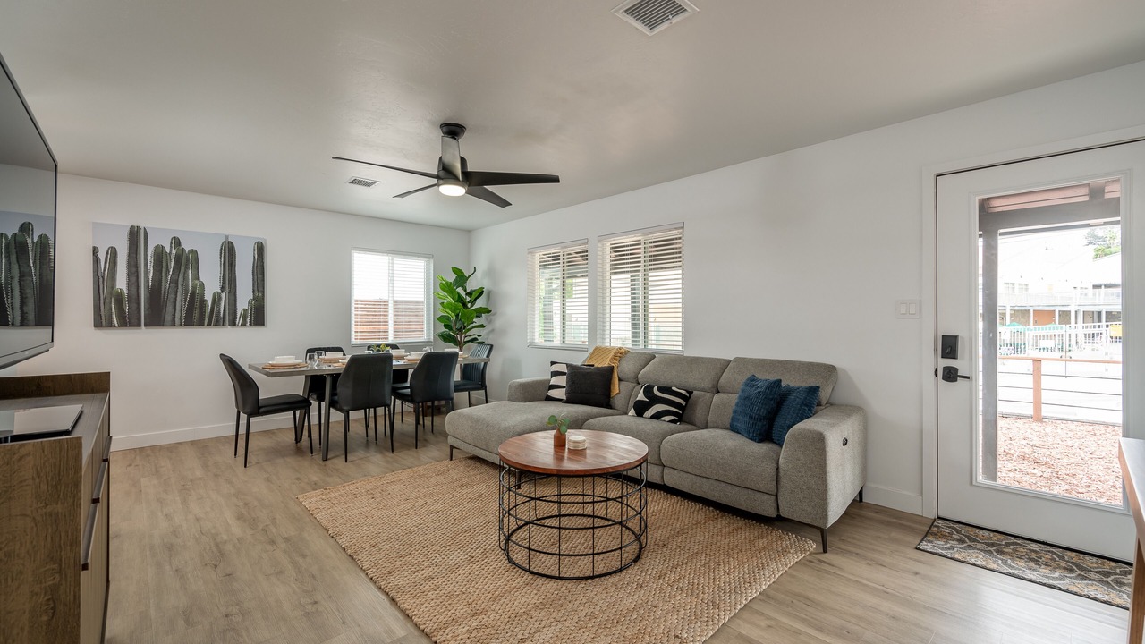 Photo of Livingroom in Golden Hill