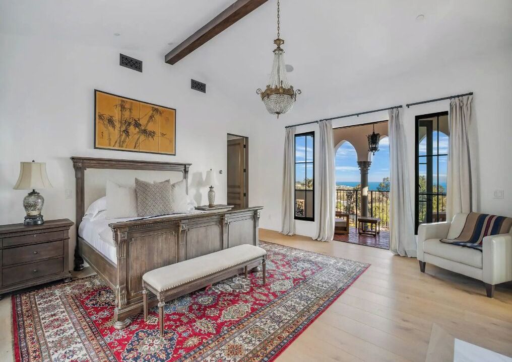 Photo of Livingroom in Western Malibu