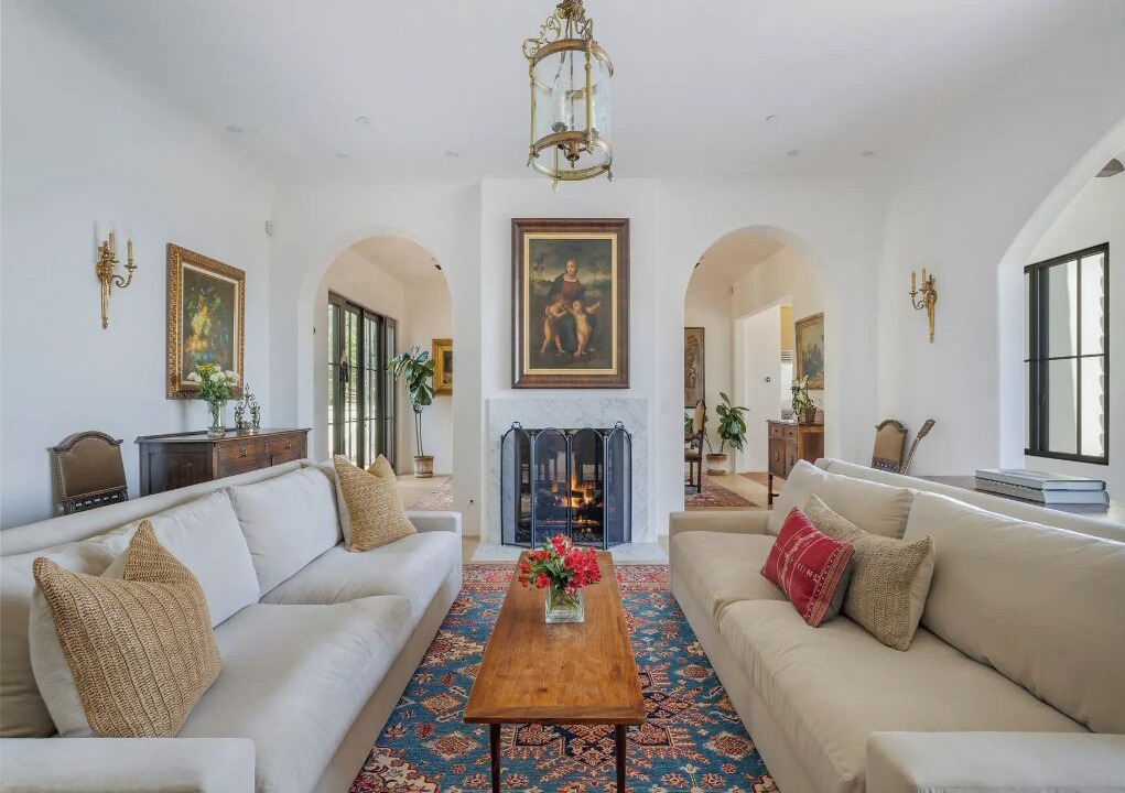 Photo of Livingroom in Western Malibu