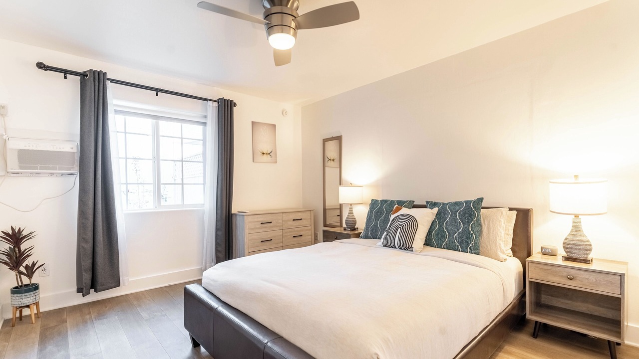 Photo of Bedroom in Meiners Oaks
