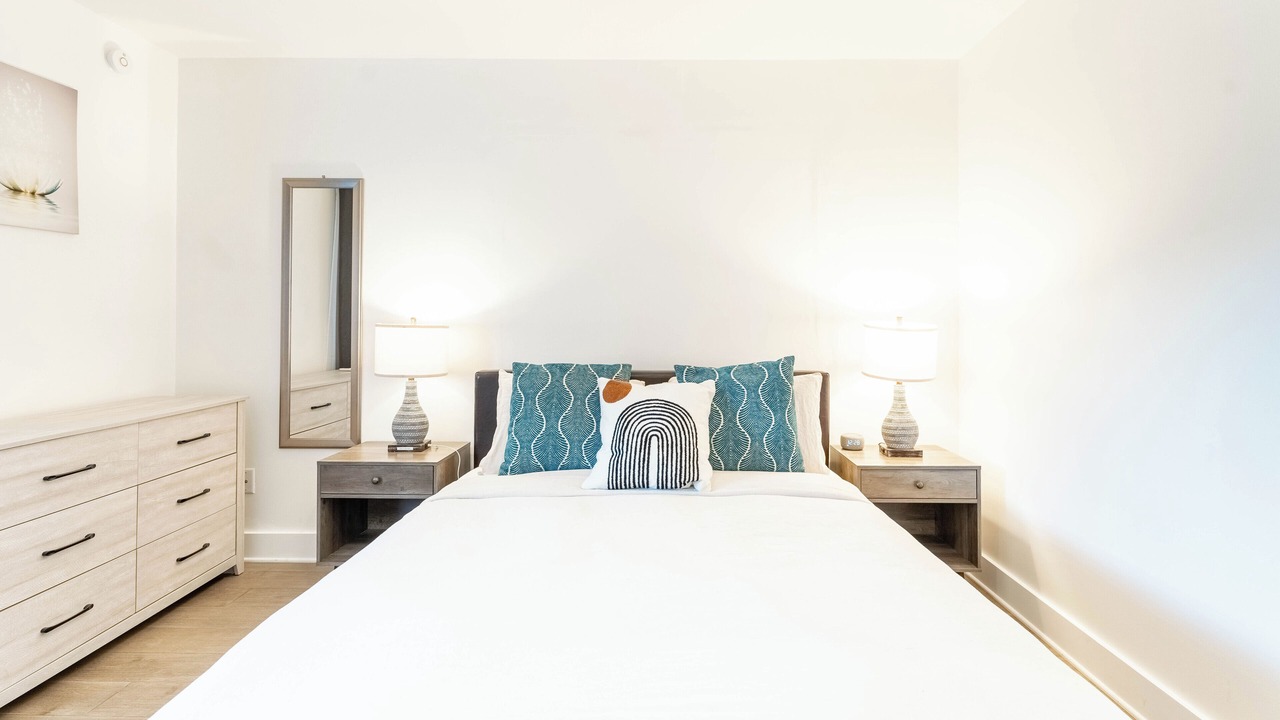 Photo of Bedroom in Meiners Oaks