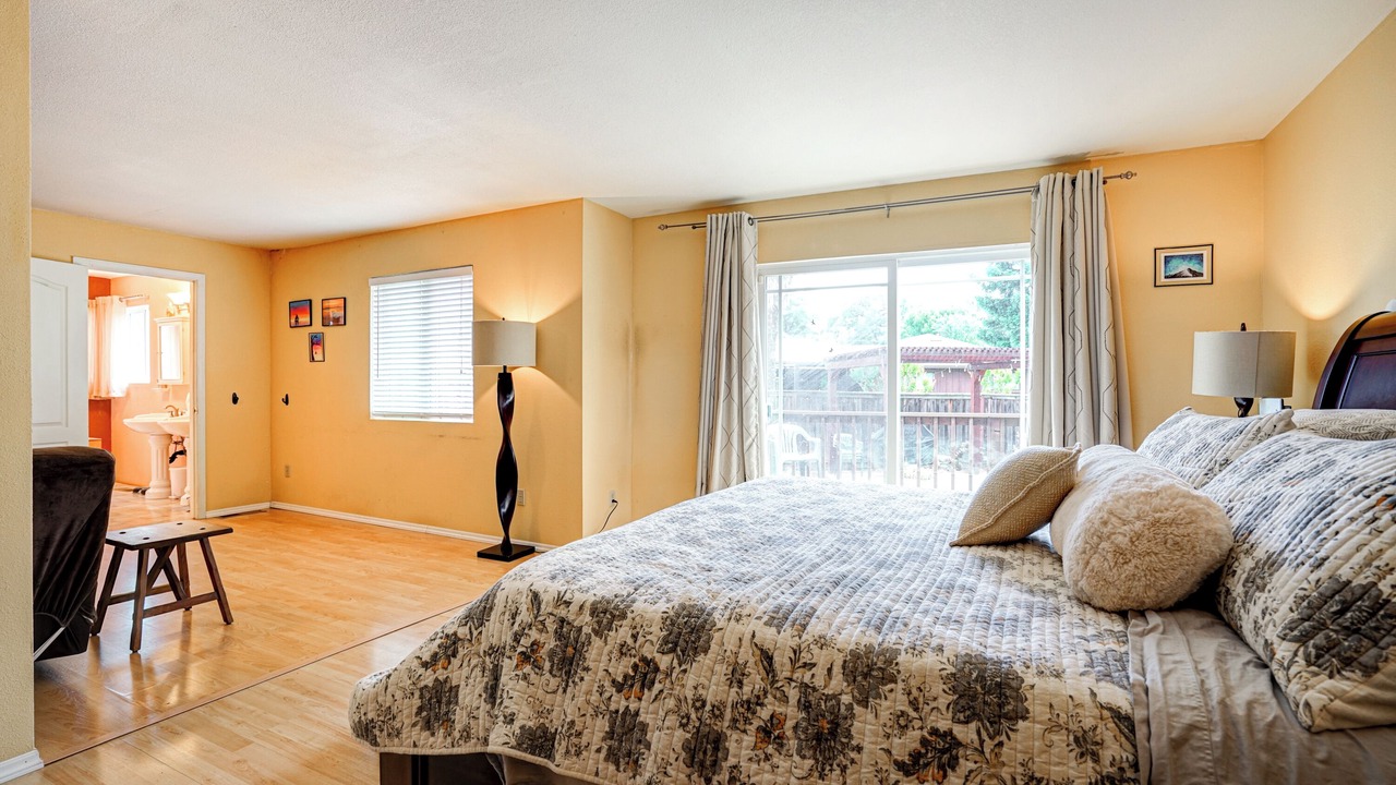 Photo of Bedroom in Cloverdale
