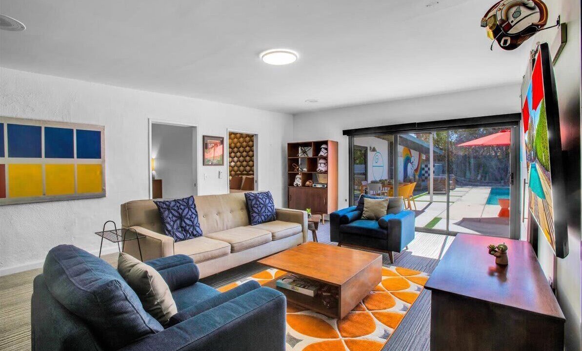 Photo of Livingroom in Racquet Club South