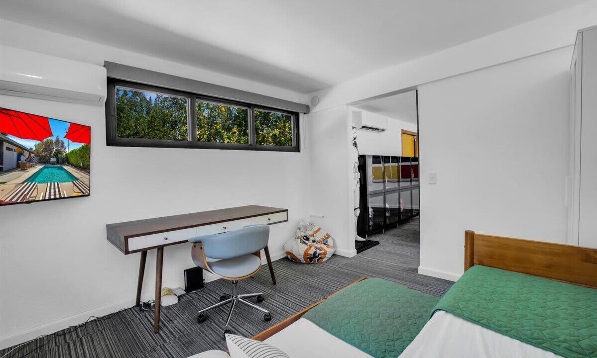 Photo of Bedroom in Racquet Club South