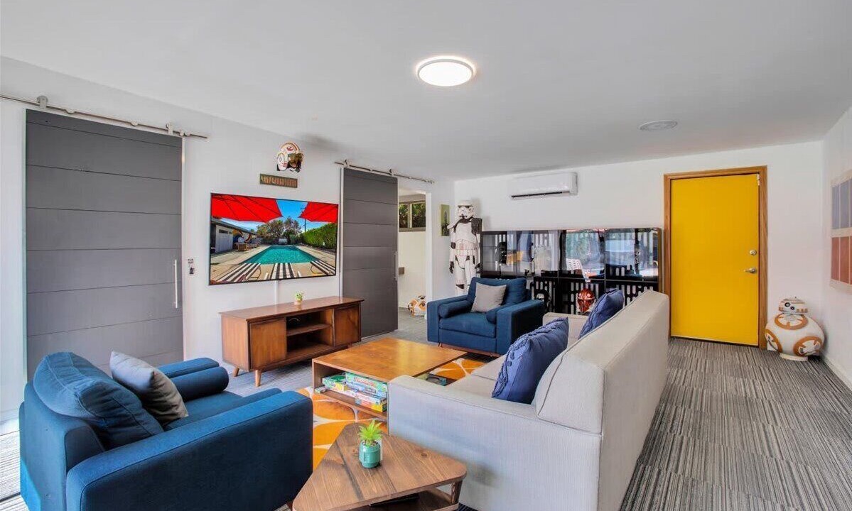 Photo of Livingroom in Racquet Club South