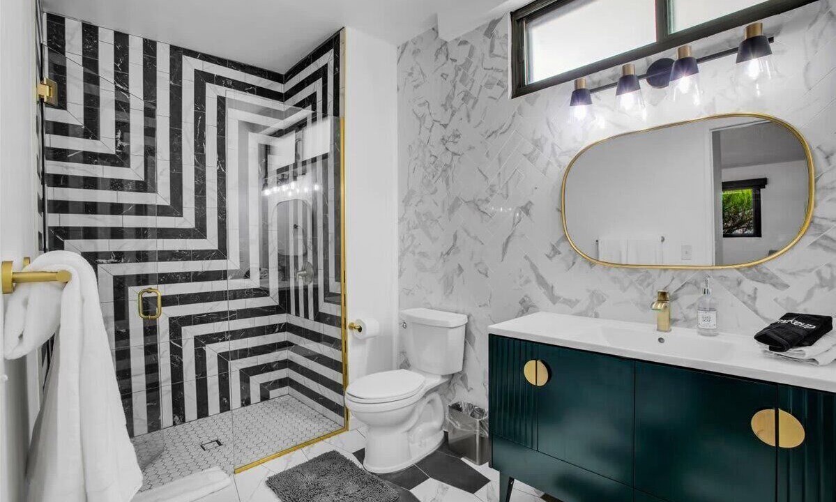 Photo of Bathroom in Racquet Club South