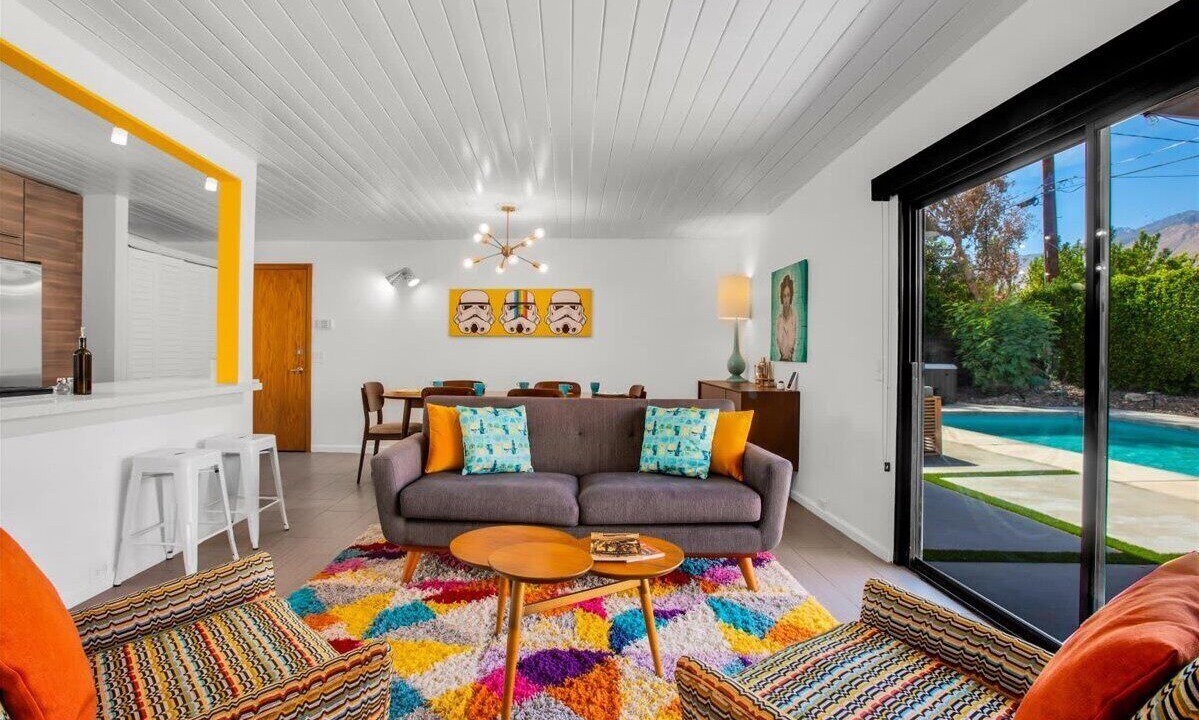 Photo of Livingroom in Racquet Club South