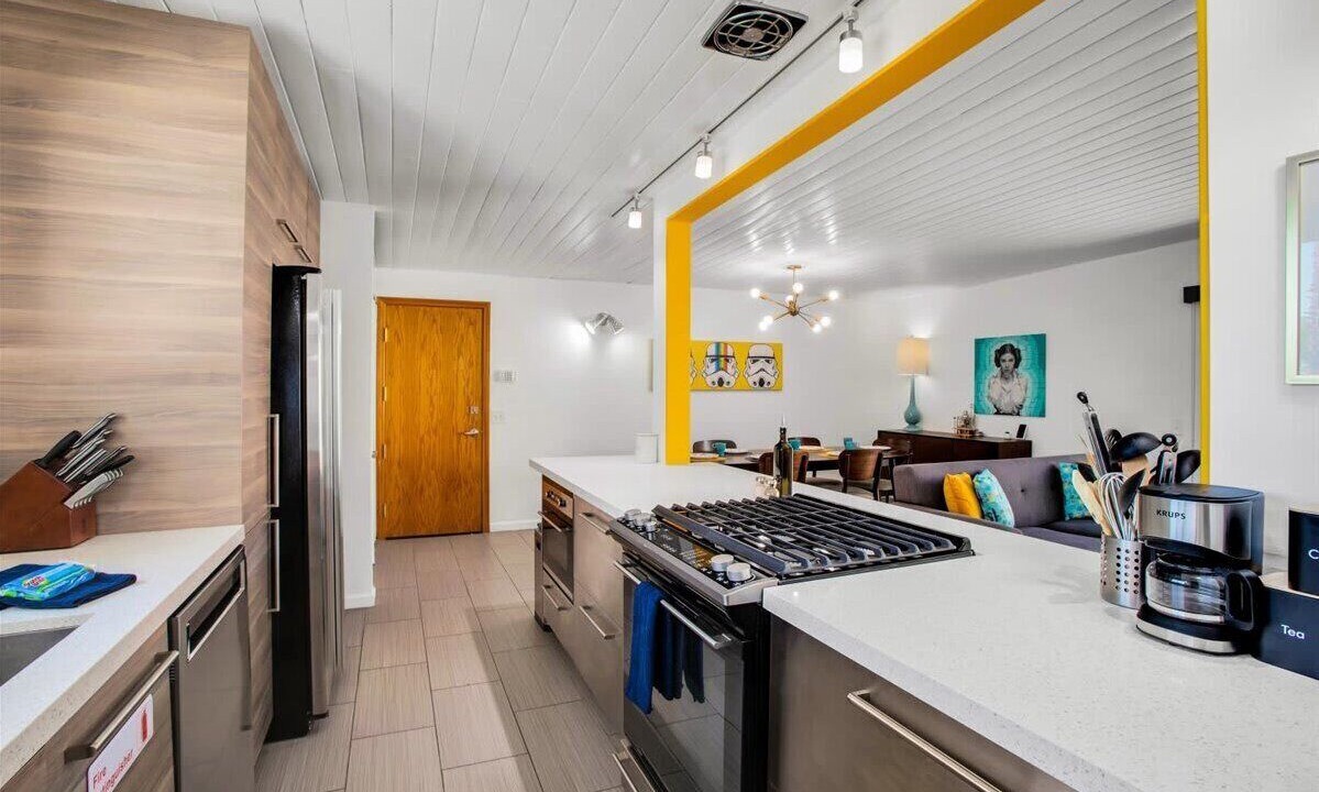 Photo of Kitchen in Racquet Club South