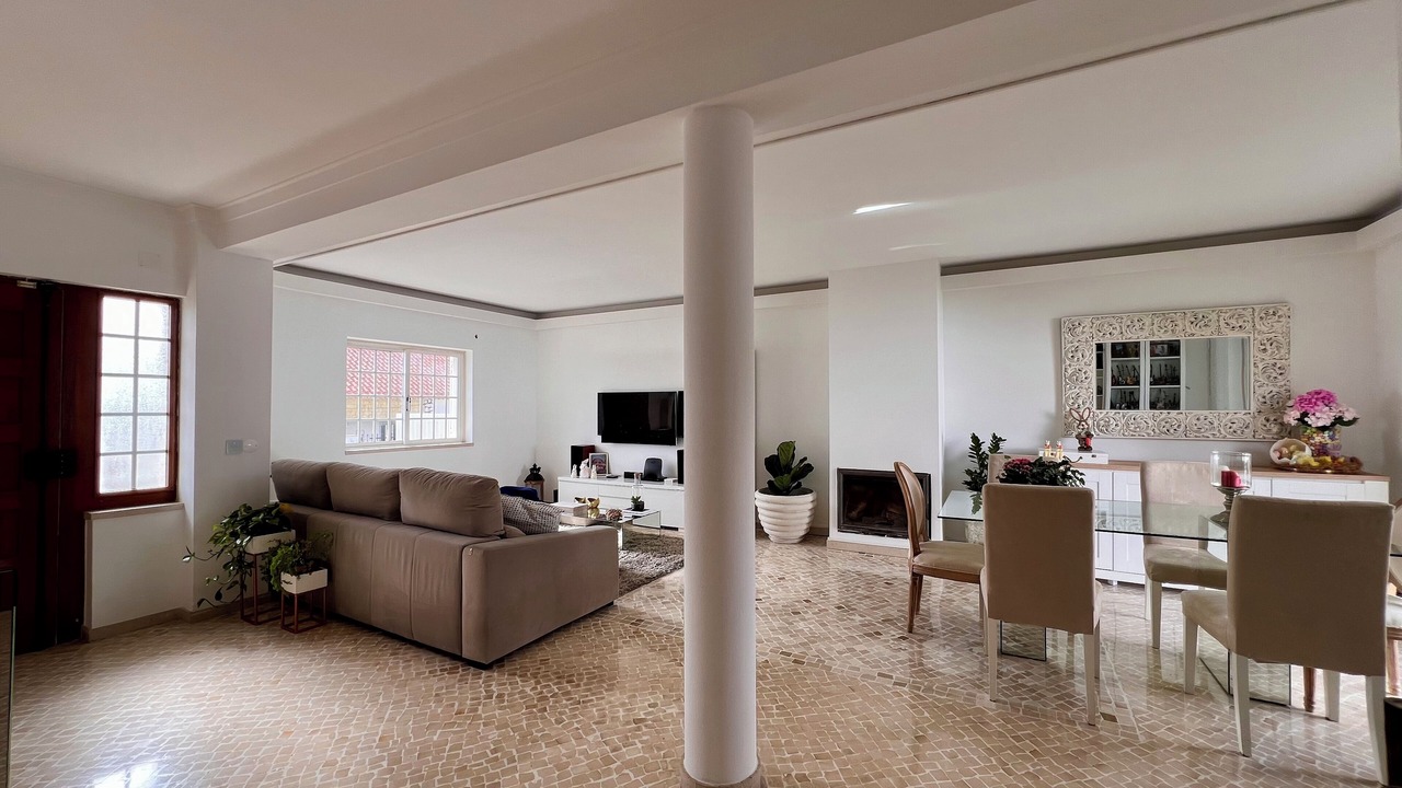 Photo of Livingroom in Charneca de Caparica e Sobreda
