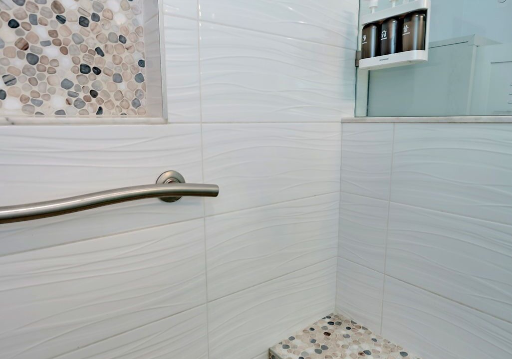 Photo of Bathroom in Harbor
