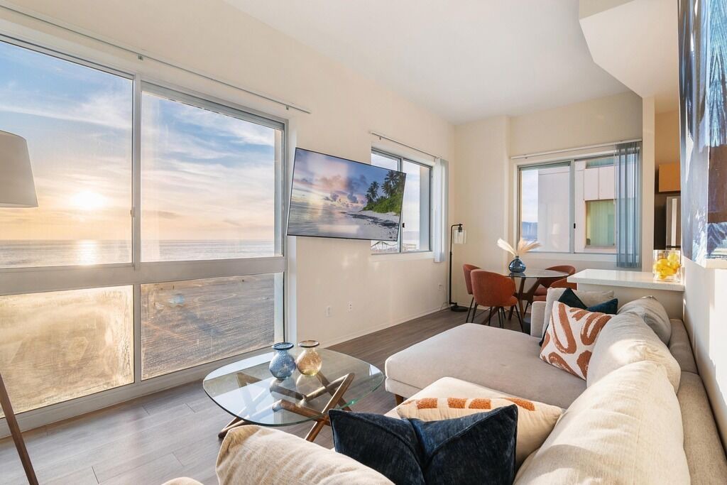 Photo of Livingroom in Downtown