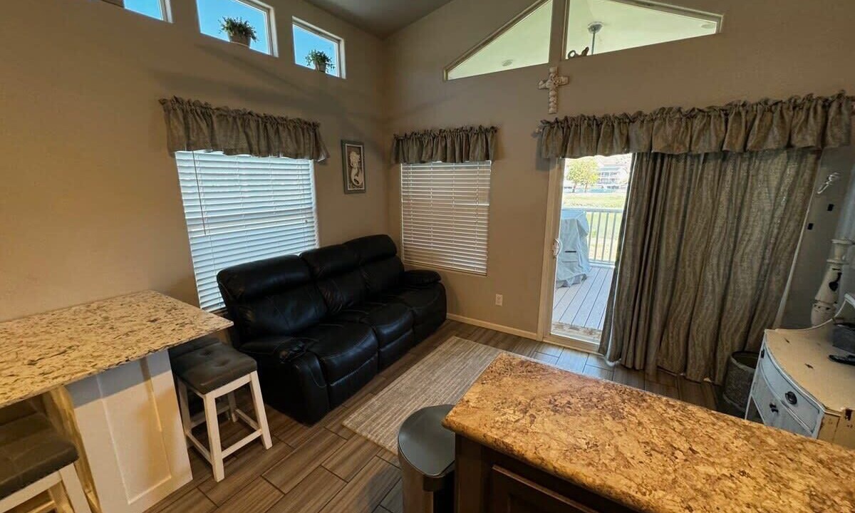 Photo of Livingroom in Parker Dam