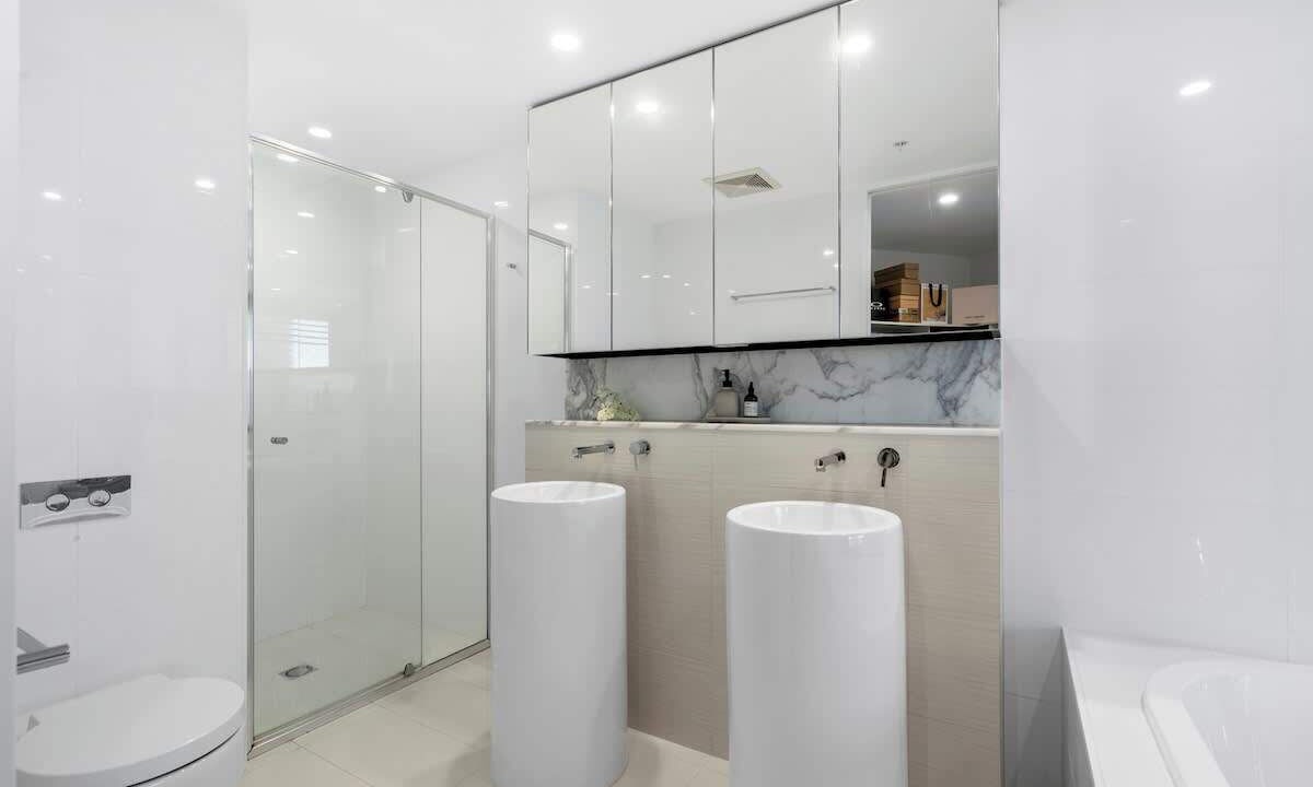 Photo of Bathroom in Broadbeach