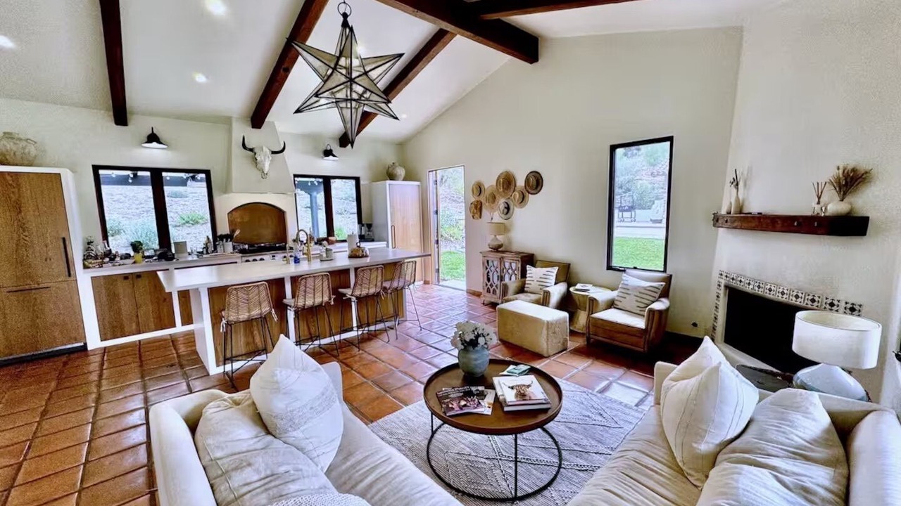 Photo of Livingroom in Ballard