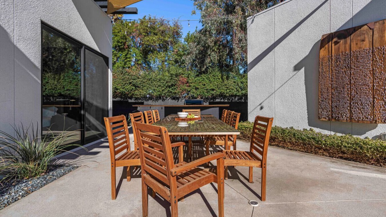 Photo of Outdoor in Racquet Club West