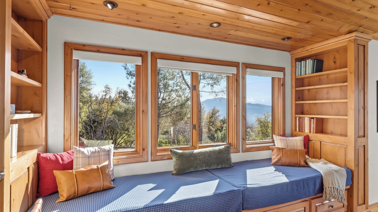 Photo of Bedroom in Oakhurst