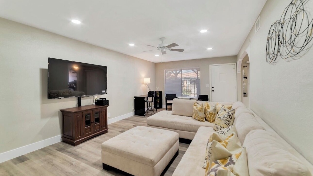 Photo of Livingroom in Summerlin