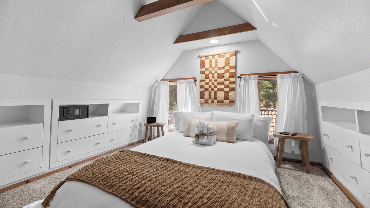 Photo of Bedroom in Big Bear City