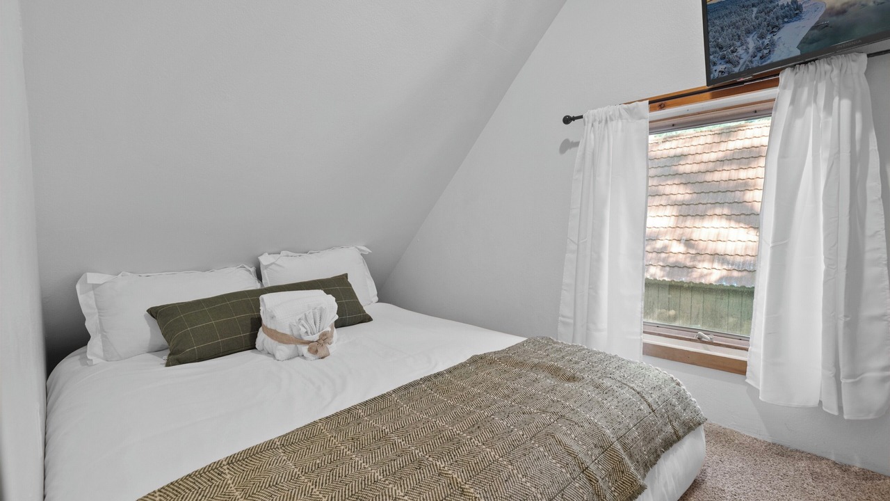 Photo of Bedroom in Big Bear City