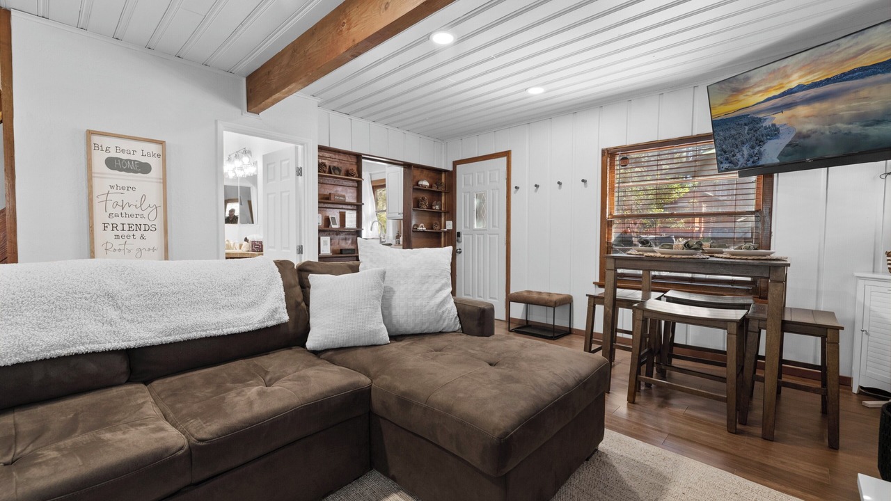 Photo of Livingroom in Big Bear City