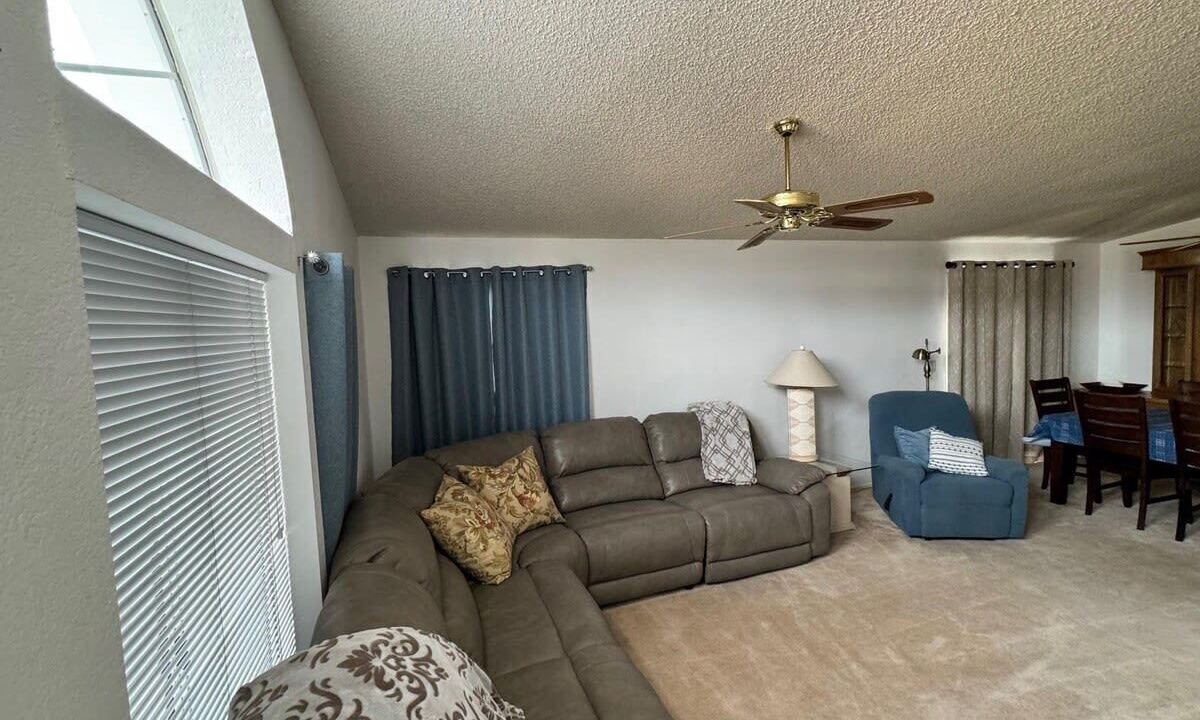 Photo of Livingroom in Parker Strip