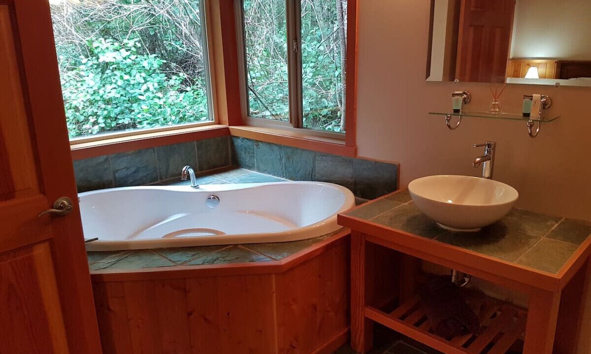 Photo of Bathroom in Ucluelet