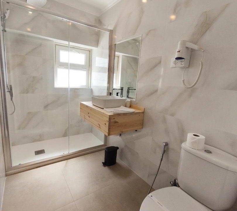 Photo of Bathroom in Estoril