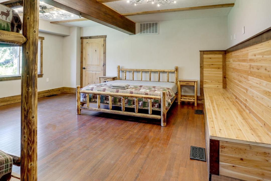 Photo of Bedroom in Echo Lake