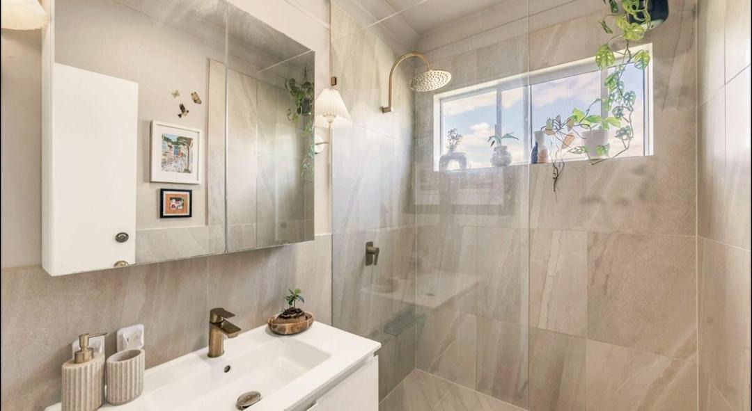 Photo of Bathroom in One Mile