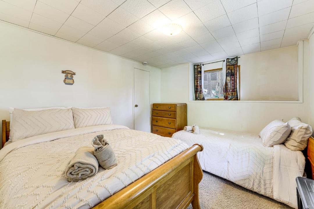Photo of Bedroom in Running Springs