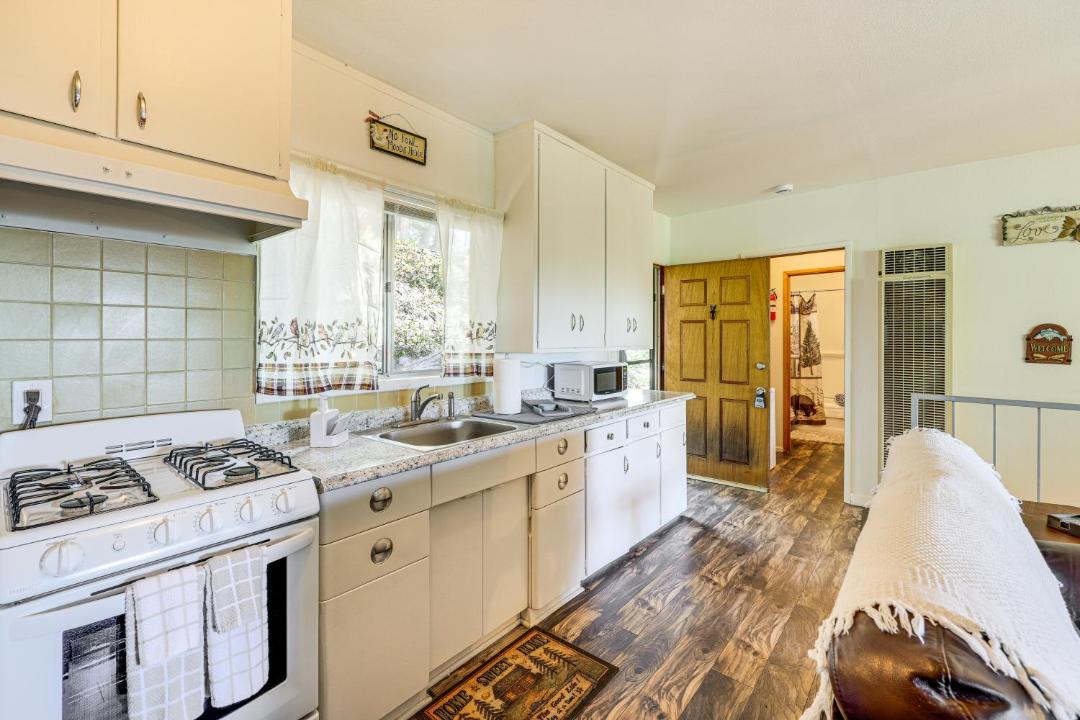 Photo of Kitchen in Running Springs