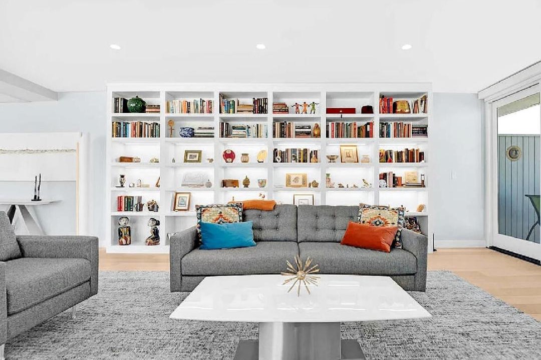 Photo of Livingroom in Beverly Hills